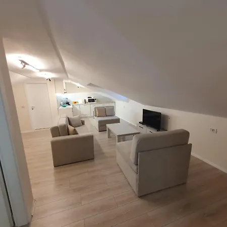 The Penthouse Apartment Tirana